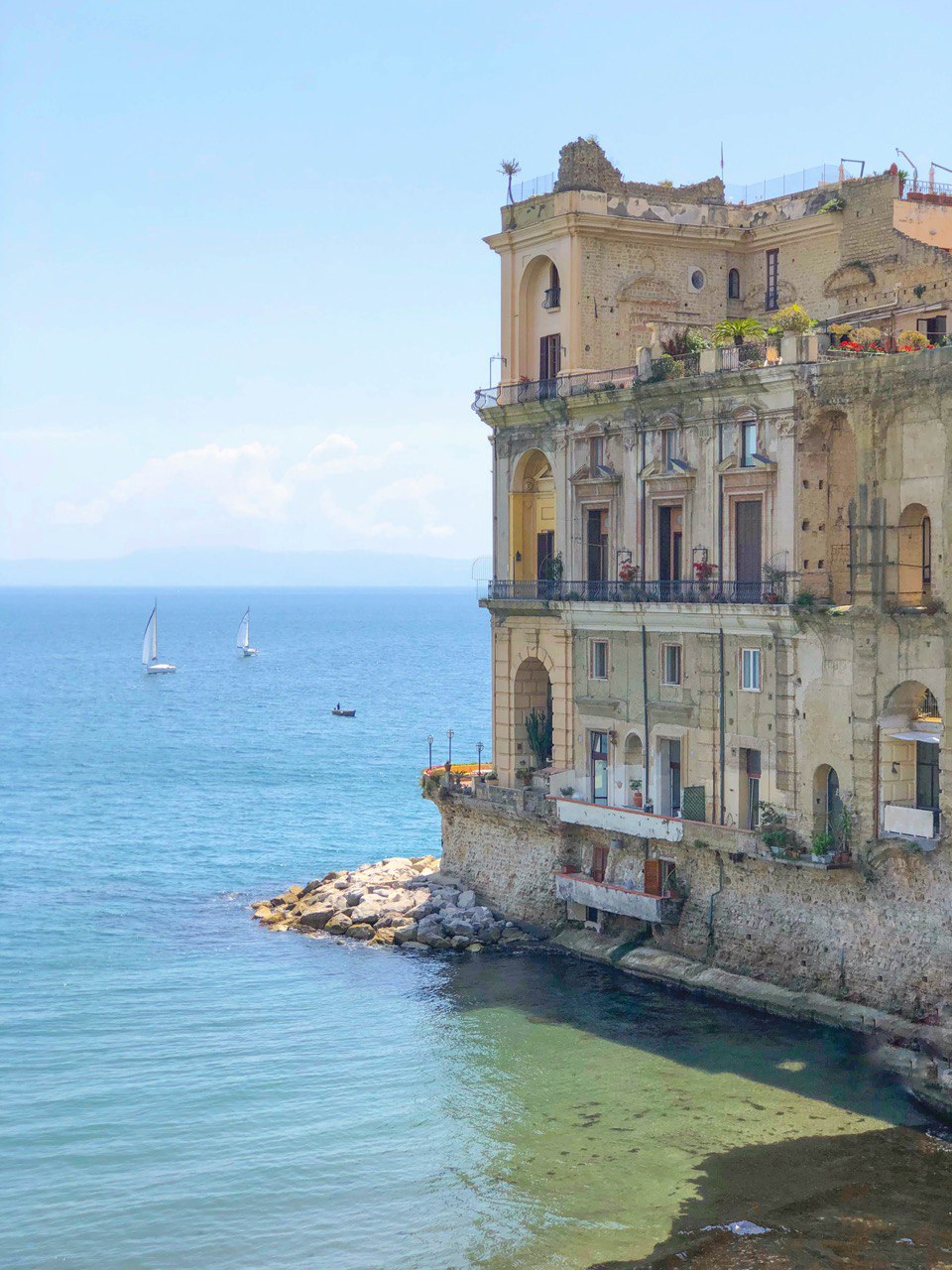 Spiagge Di Posillipo A Napoli Come Prenotare Online Laccesso Gratuito