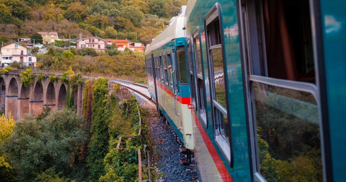 I Viaggi DellIrpinia Express Anche A Novembre In Treno Storico Nei