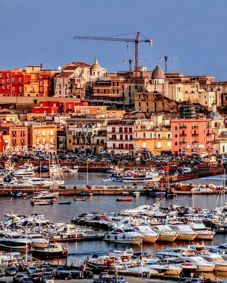 Arena Puteolana: Cinema All’aperto Al Rione Terra A Pozzuoli. | Napoli ...