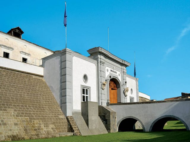 La facciata anteriore del Castello Baronale di Acerra