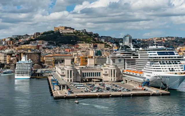 napoli città libro 2023 stazione marittima