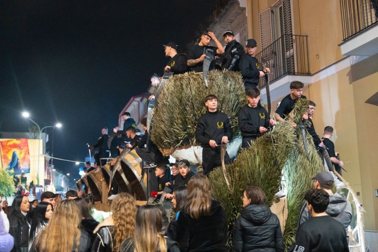 Ph-Facebook-Festa-dei-Carri-di-SantAntuono-Macerata-Campania-2.jpg