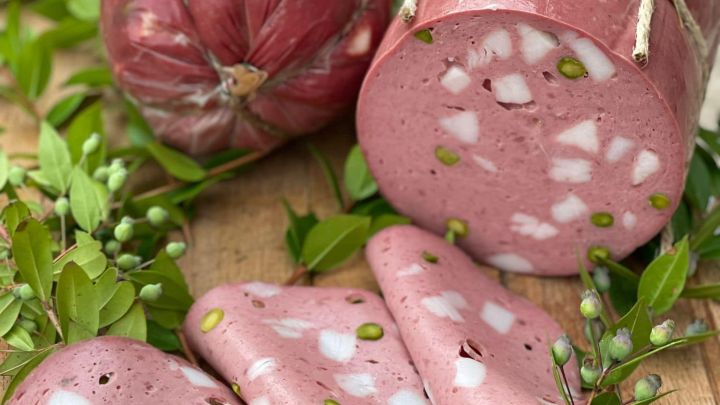 Ph-Facebook-Sagra-del-prosciutto-Gauro-mortadella-1.jpg