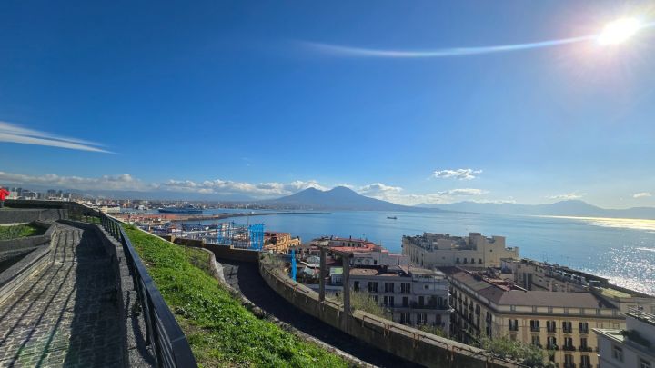 Ph-facebook-Comune-di-Napoli-Belvedere-monte-Echia.jpg