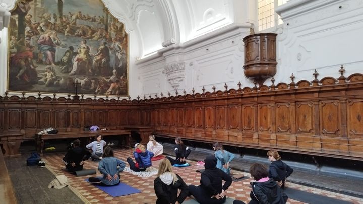 Yoga-in-Certosa-Ph-Facebook-Certosa-e-Museo-Nazionale-di-San-Martino.jpg