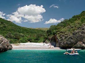 Skyscanner: in Campania 2 delle spiagge più belle d’Italia