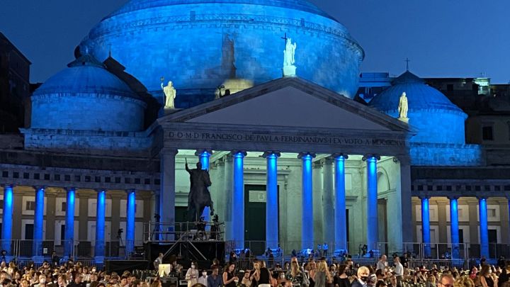 ndv-piazza-plebiscito-notte-teatro-san-carlo-scaled.jpg