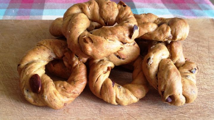 ricetta-taralli-sugna-e-pepe-napoli.jpg